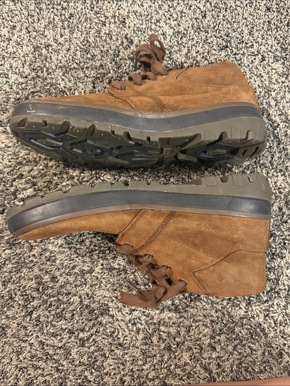 CAT Caterpillar Men’s Brown Suede Chukka Boots Size 10 Wide